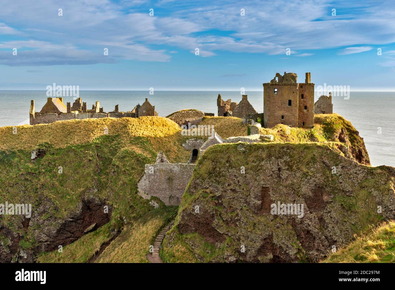 DUNNOTTAR CASTLE STONEHAVEN ABERDEENSHIRE SCOTLAND THE SUNLIT CASTLE