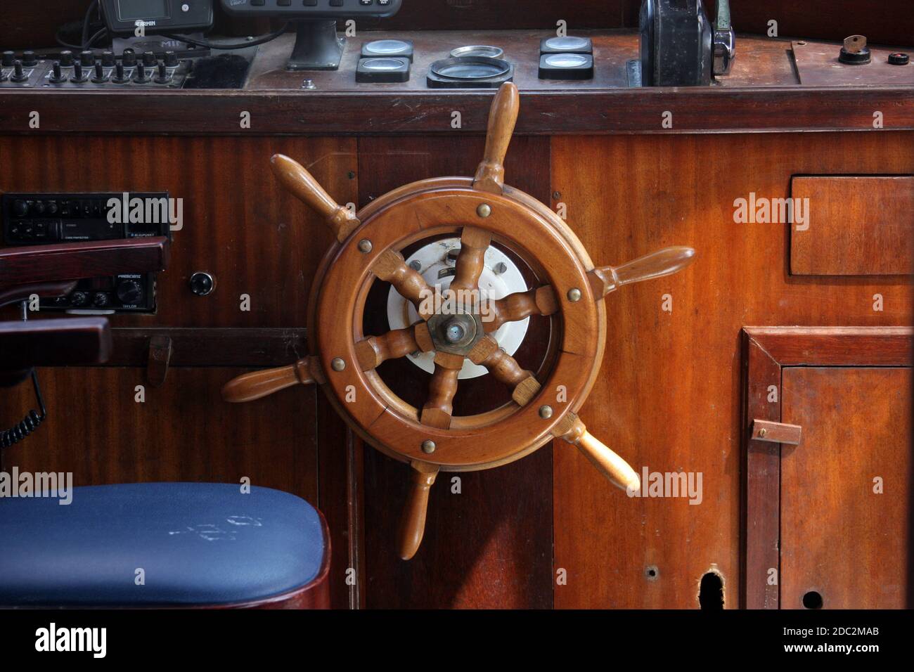 Ship helm Stock Photo Alamy