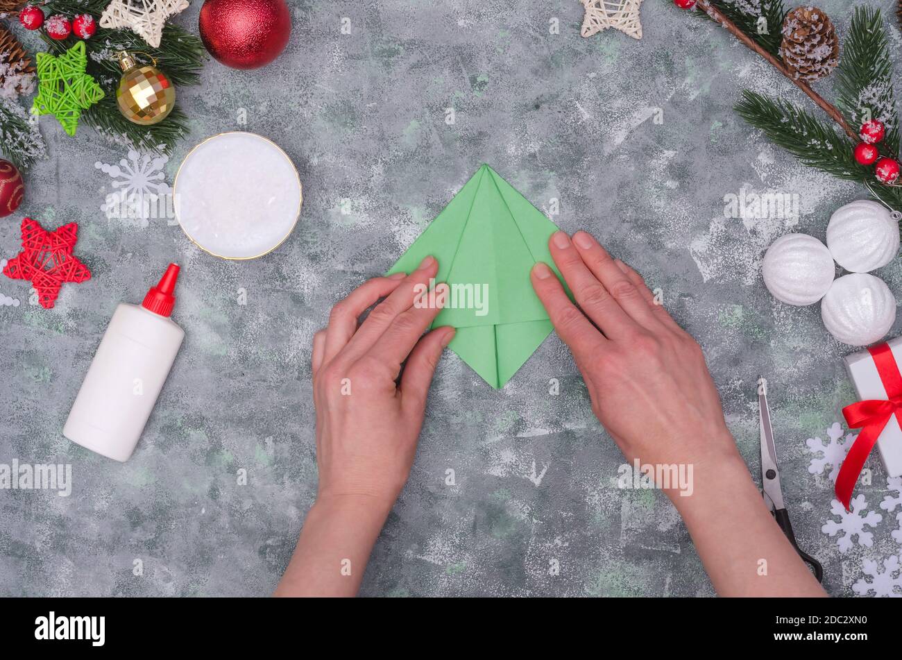 Christmas crafts Christmas tree made of colored paper, step by step