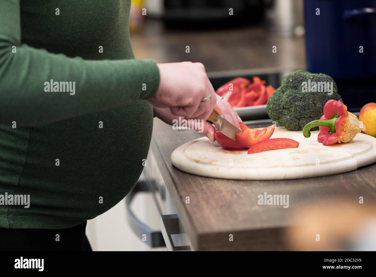 Bruchhausen Vilsen, Germany. 24th Jan, 2018. To prevent a vitamin deficiency in the unborn child, pregnant women who are vegan or vegetarian may be advised to take dietary supplements. Credit: Christin Klose/dpa-mag/dpa/Alamy Live News Stock Photo