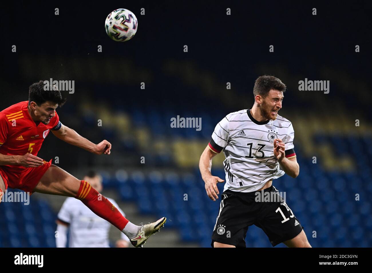 Regan Leslie Poole (Wales, l) versus Salih Oezcan (Germany, r) GES /  Fussball / EM-Qualifikation: Germany U21 -