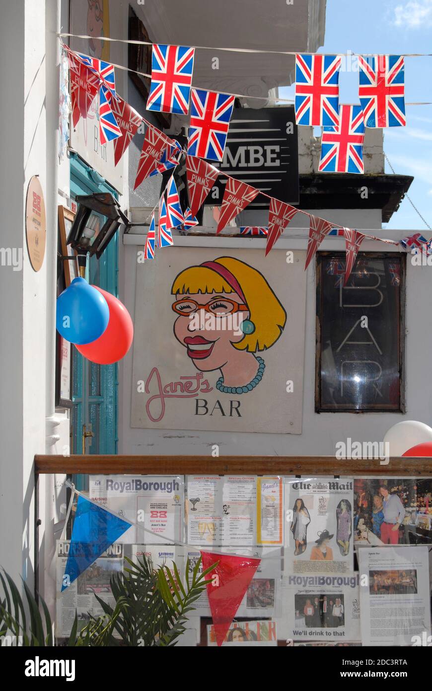 South Kensington Bar Stock Photo Alamy