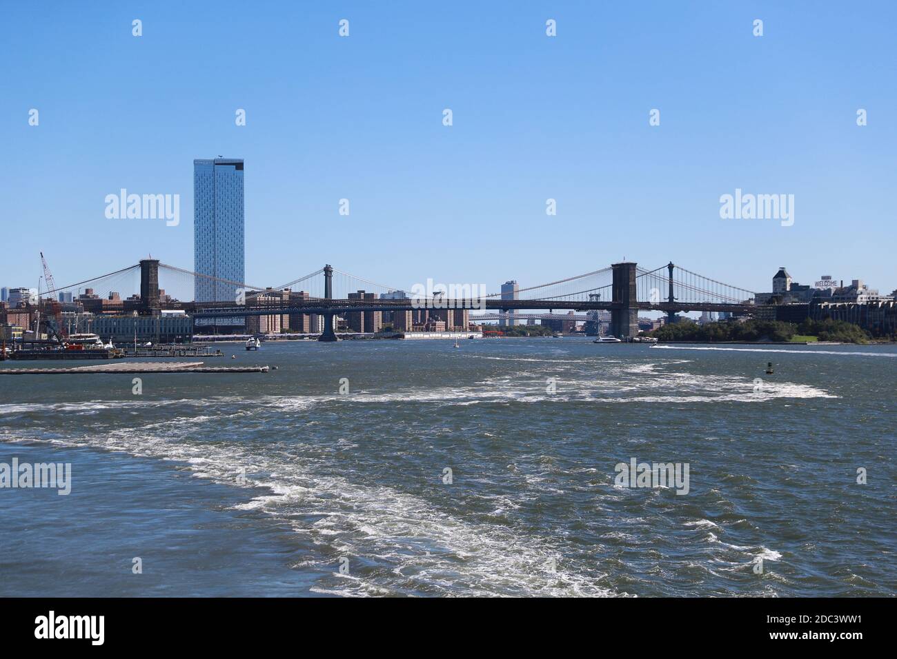 Brooklyn and manhattan bridges bridge east river looking hi-res stock ...