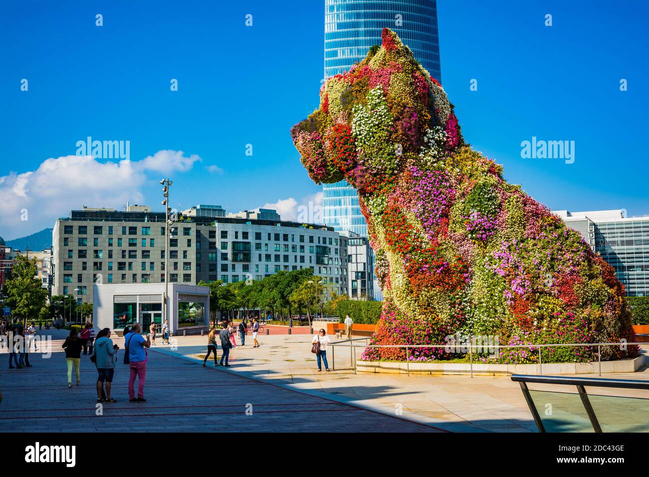 Puppy by Jeff Koons in front of the Guggenheim Museum. Bilbao, Biscay, Basque Country, Spain, Europe Stock Photo