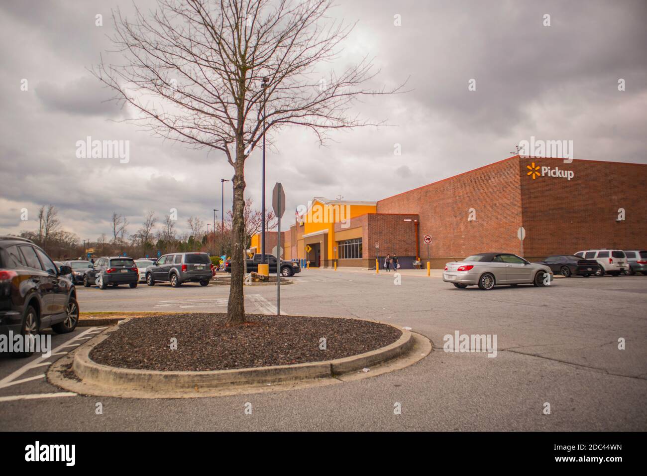 Stone Mountain, Ga / USA 03 13 20 People and cars in the parking lot