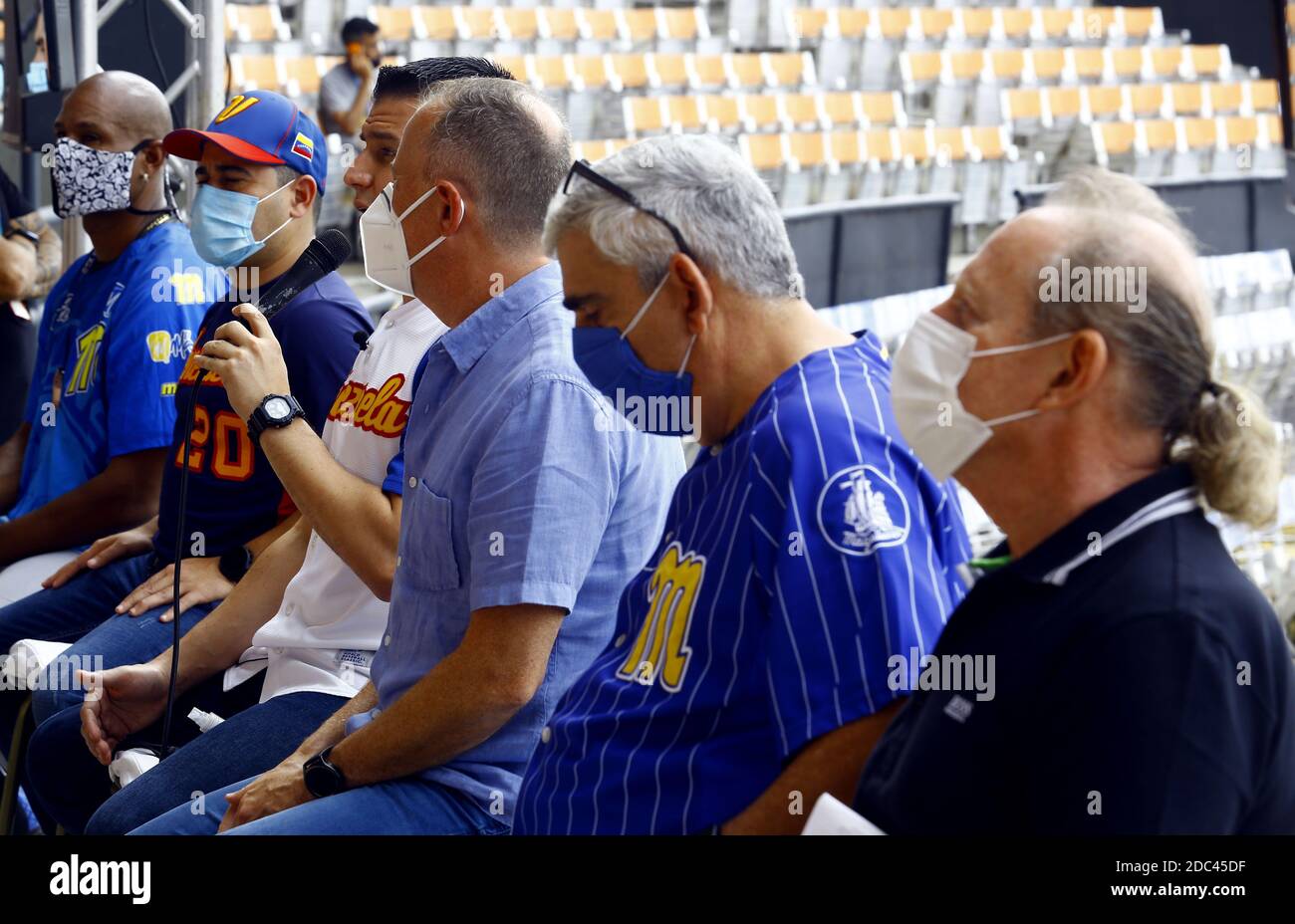 Valencia, Carabobo, Venezuela. 18th Nov, 2020. November 18, 2020. Press conference of the Venezuelan Professional Baseball League, LVBP, headed by Mervin Maldonado (C), Minister of Sports, Giuseppe Palmisano, President of the LVBP, and directors of the baseball teams, to discuss the conditions of the 2020-2021 season, held at the Jose Bernardo Perez Stadium, in the city of Valencia, state of Carabobo. Photo: Juan Carlos Hernandez. Credit: Juan Carlos Hernandez/ZUMA Wire/Alamy Live News Stock Photo