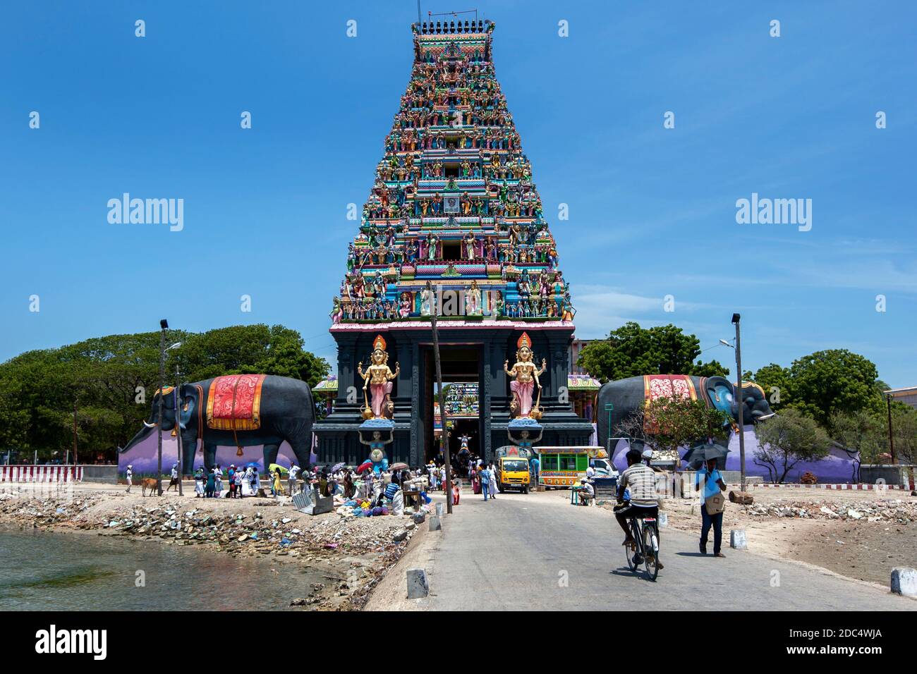 A Gopuram Of The Naga Pooshani Ambal Kovil On Nainativu Island In The Jaffna Region Of Sri Lanka The Temple Is Dedicated To The Hindu Goddess Ambal Stock Photo Alamy A Gopuram Of The Naga Pooshani Ambal Kovil On Nainativu Island In The Jaffna Region Of Sri Lanka The Temple Is Dedicated To The Hindu Goddess Ambal Stock Photo Alamy