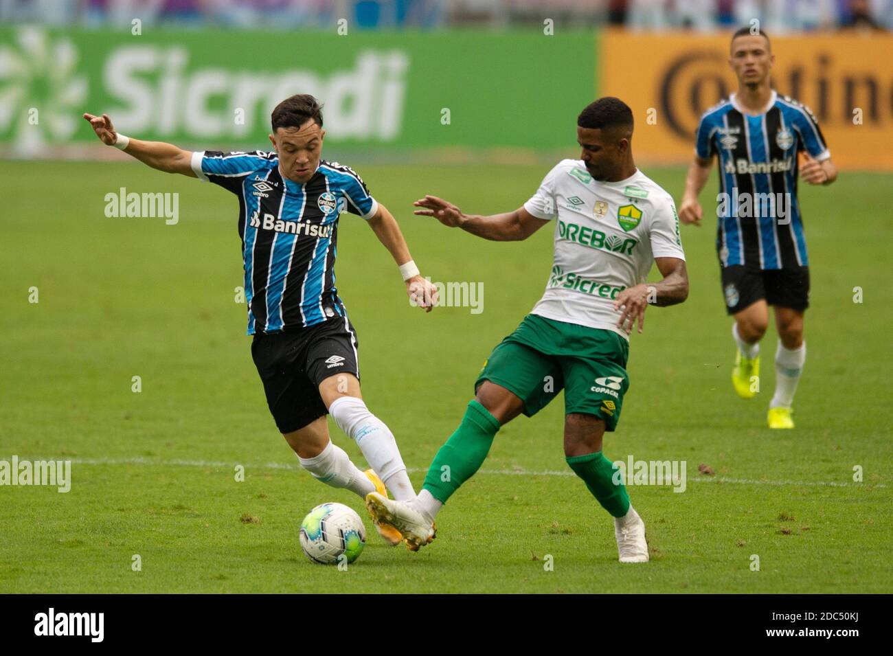 Arena De Gremio Porto Alegre Brazil 18th Nov Brazil Cup Gremio Versus Cuiaba Pepe Of Gremio Turns Away From The Challenge From Hayner Of Cuiaba Credit Action Plus Sports Alamy Live News