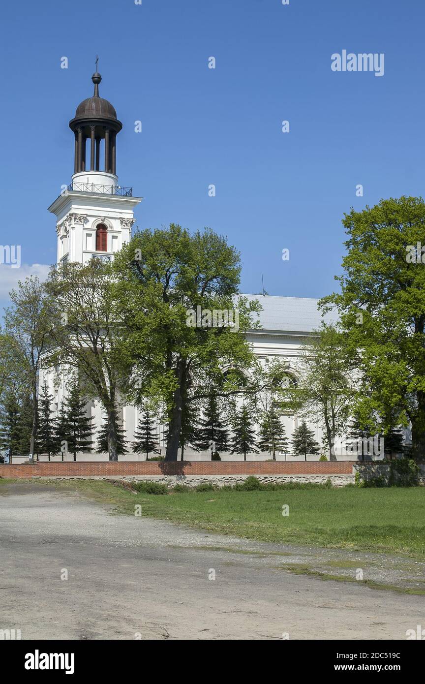 Polska, Poland, Polen, Europe, Greater Poland, Großpolen; Brzóstków - the church of St. John the Baptist against the blue sky. Stock Photo