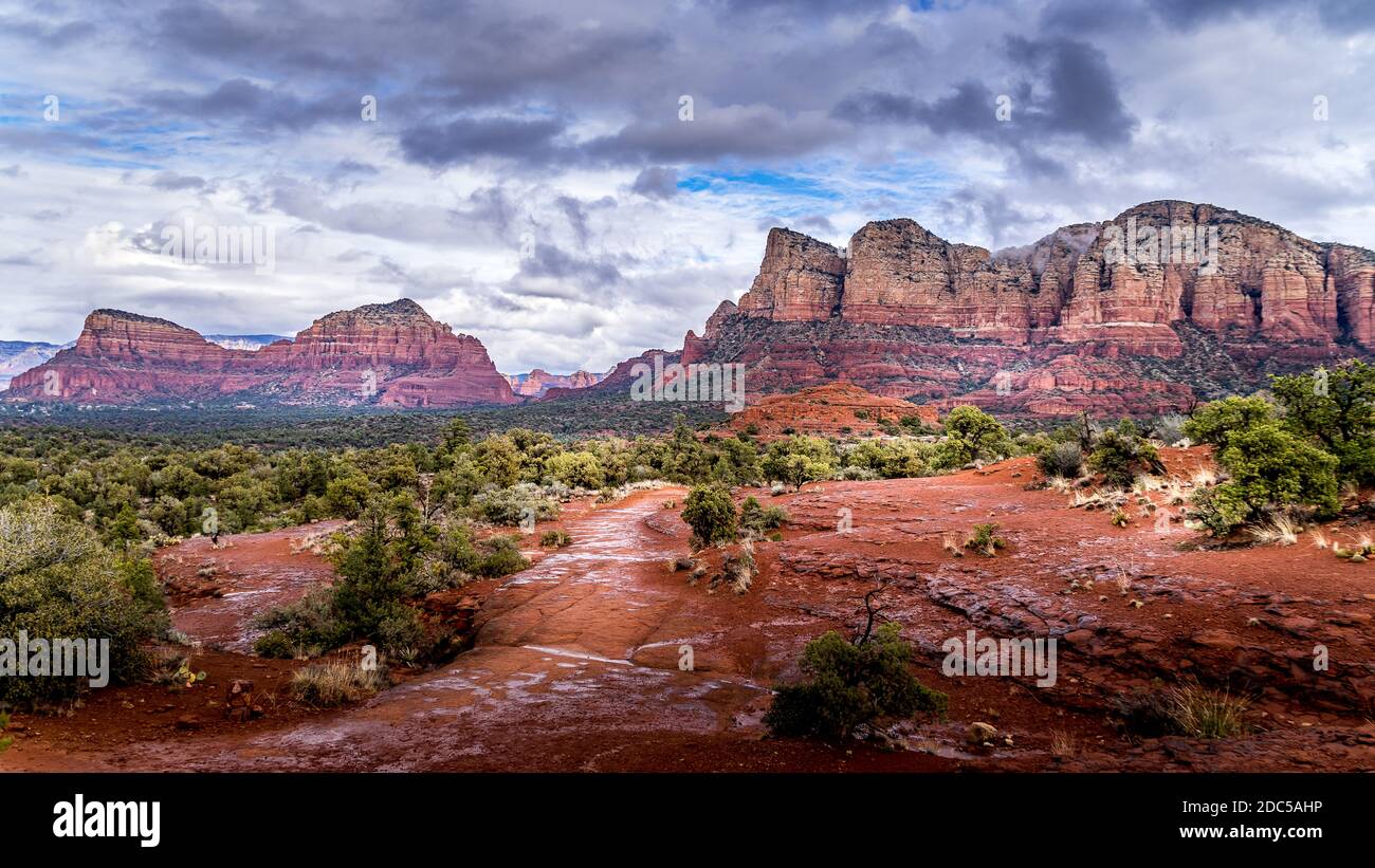 The Red Rocks The Munds Mountain, Twin Buttes And Surrounding Mountains ...