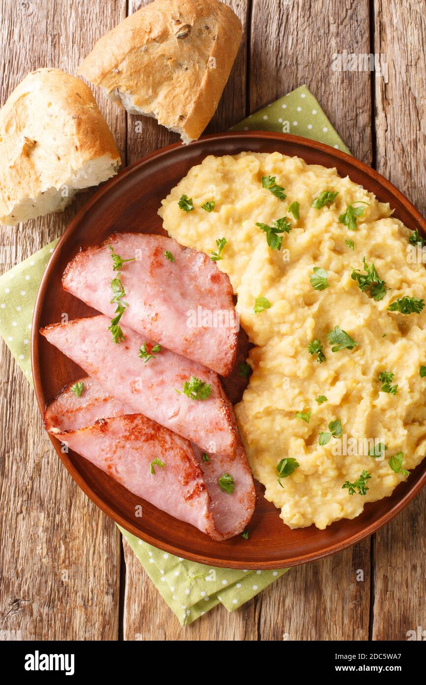 pease pudding is made from cooking yellow split peas served with fried
