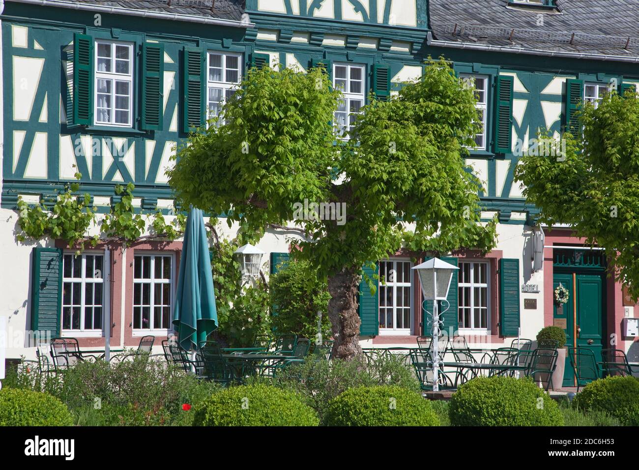 geography / travel, Germany, Hesse, Oestrich-Winkel, hotel and restaurant  swan, Oestrich-Winkel, Upper,  Additional-Rights-Clearance-Info-Not-Available Stock Photo - Alamy