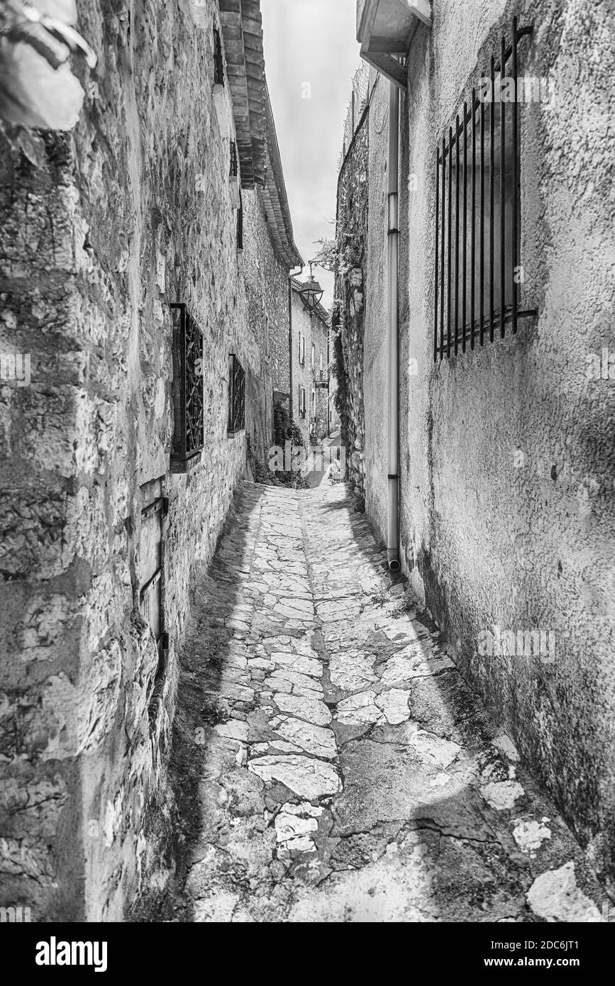 Walking in the picturesque streets of Saint-Paul-de-Vence, Cote d'Azur,  France. It is one of the oldest medieval towns on the French Riviera Stock  Photo - Alamy