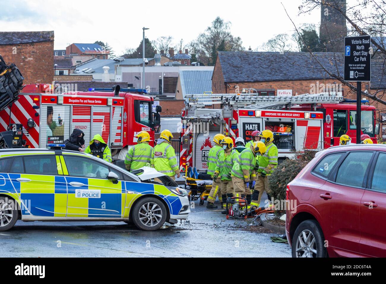 Victoria Road, Wellington, United Kingdom. 19th November, 2020 Fire brigade rescues casaulties of car accident by Victoria Road North Car Park Credit: Eddie Cloud/Alamy Live News. Stock Photo