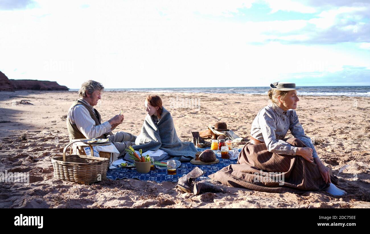 R.H. Thomson, Amybeth McNulty, Geraldine James, "Anne with an E" (2018 ...