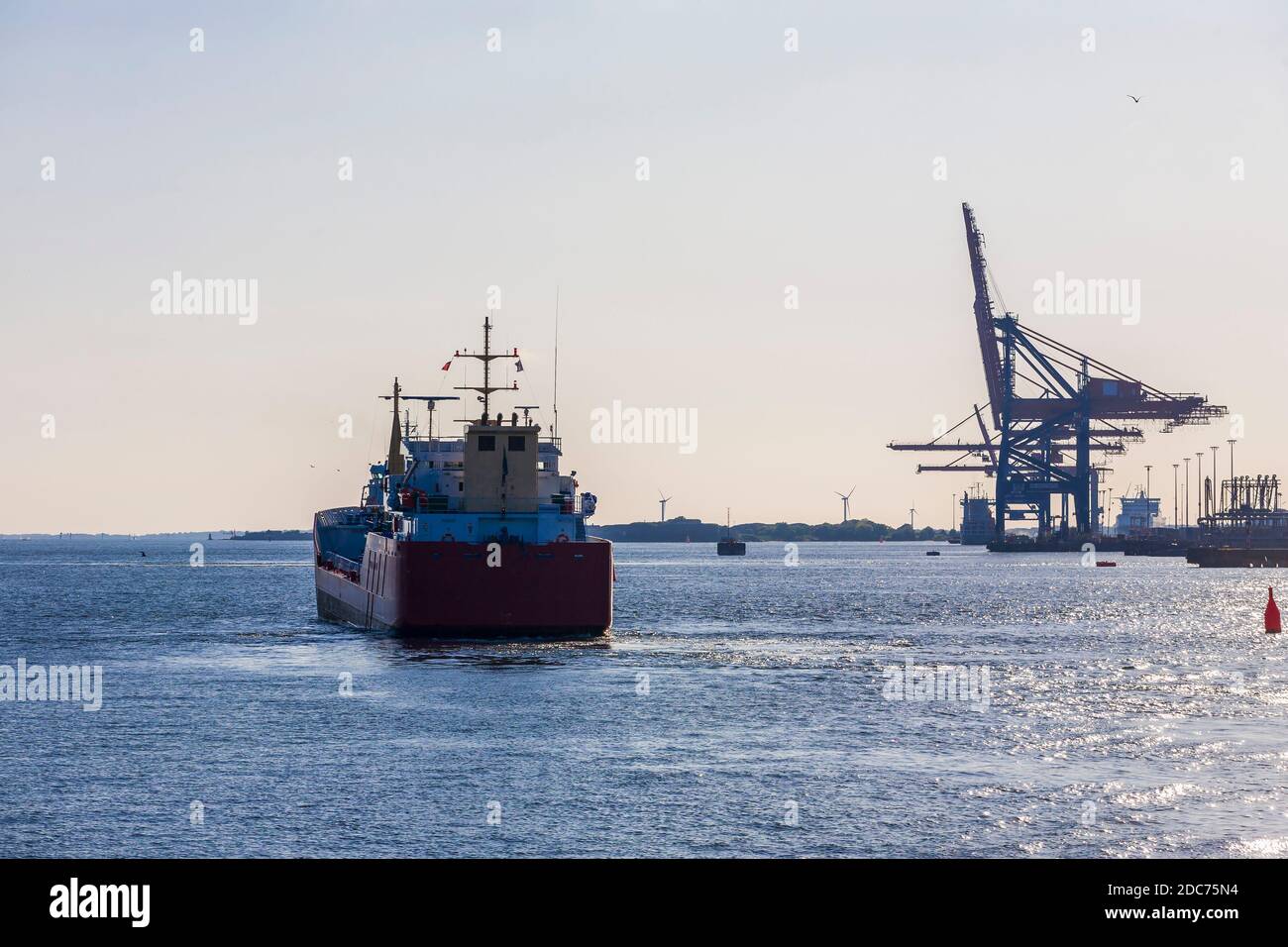 Cargo ship horizon sunny day hi-res stock photography and images - Alamy