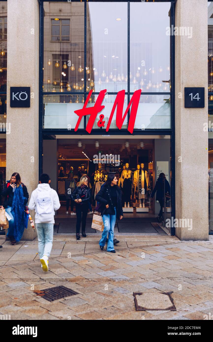 Hm store logo in mall hi-res stock photography and images - Alamy