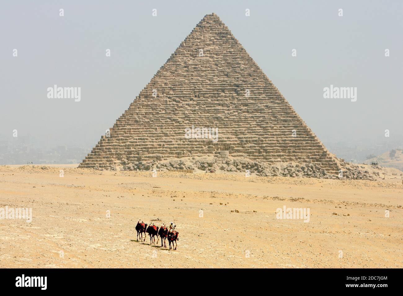 Ancient egyptian statue man limestone hires stock photography and