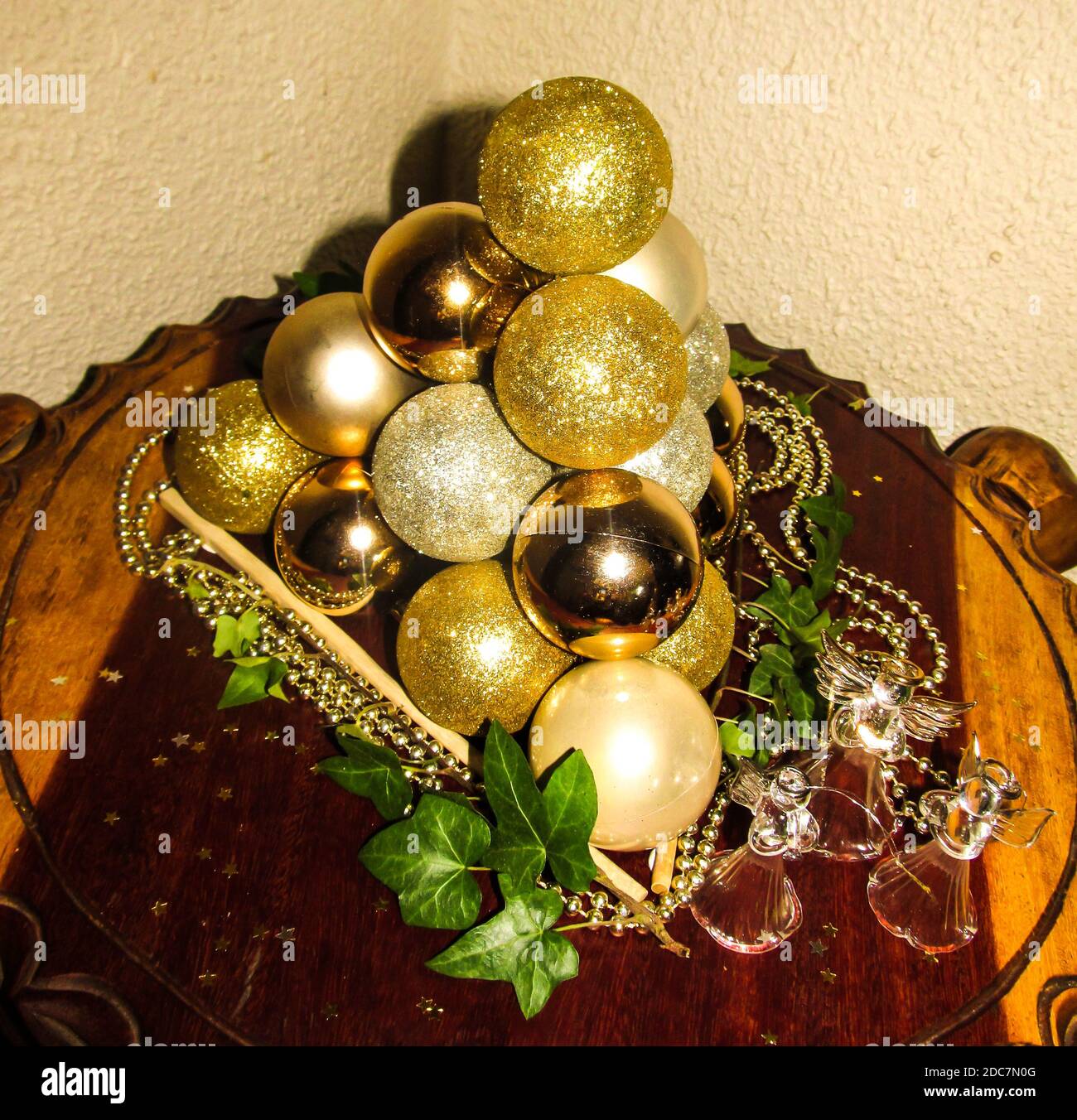 Balls pyramid hires stock photography and images Alamy
