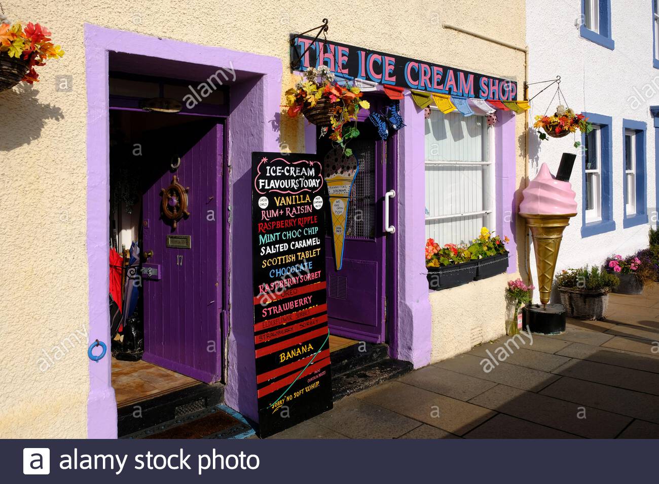 Nicholsons Sweet and Ice Cream Shop, Pittenweem, Fife, Scotland Stock