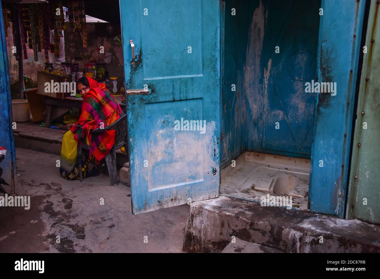 Ladies public toilet in slum hires stock photography and images Alamy