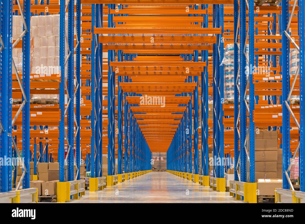 Corridor Way Under Shelving System in Distribution Warehouse Stock