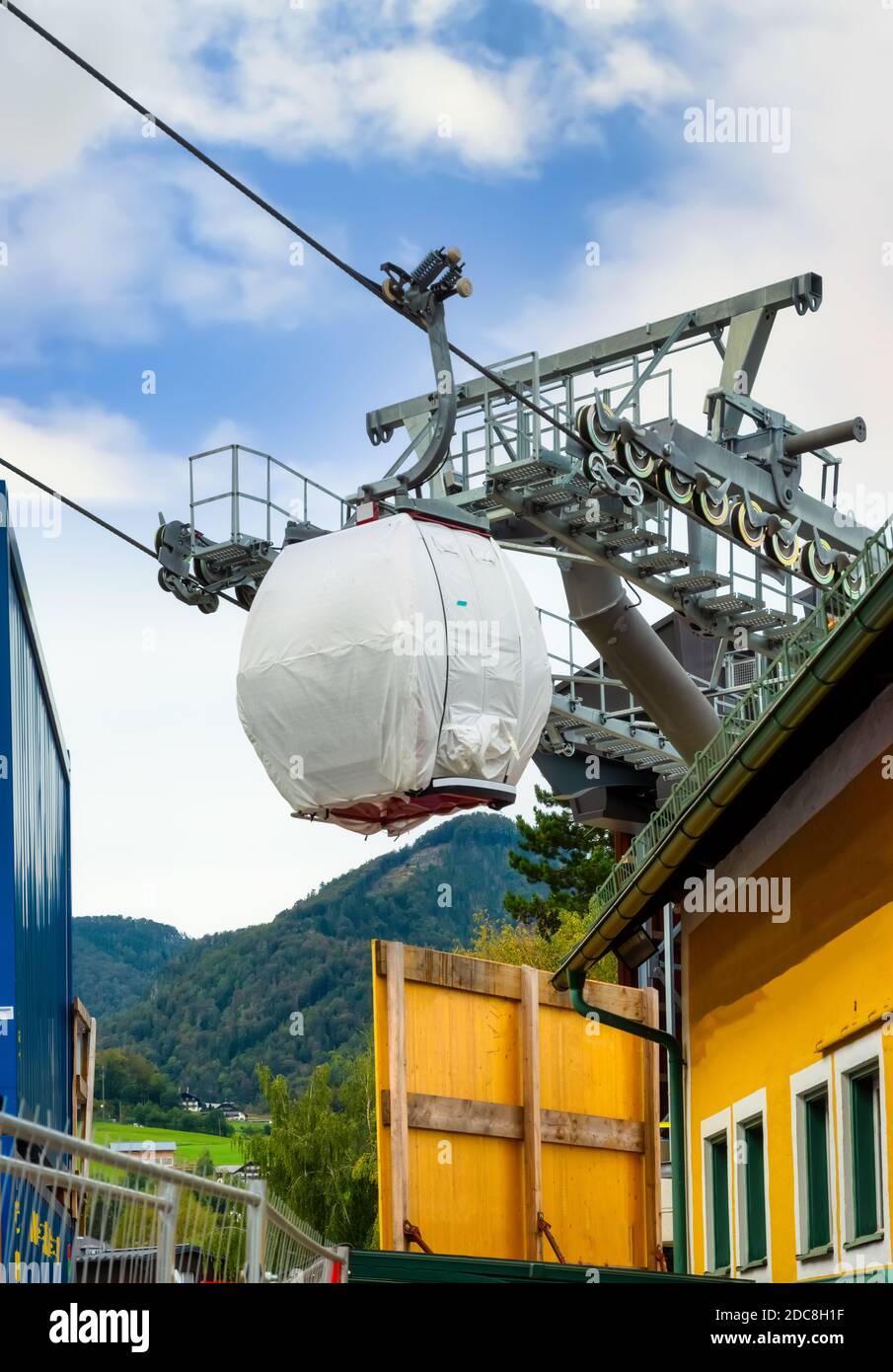 Test run of the new Zwölferhorn cable car (Zwölferhorn-Seilbahn) in Sankt Gilgen am Wolfgangsee, Austria Stock Photo