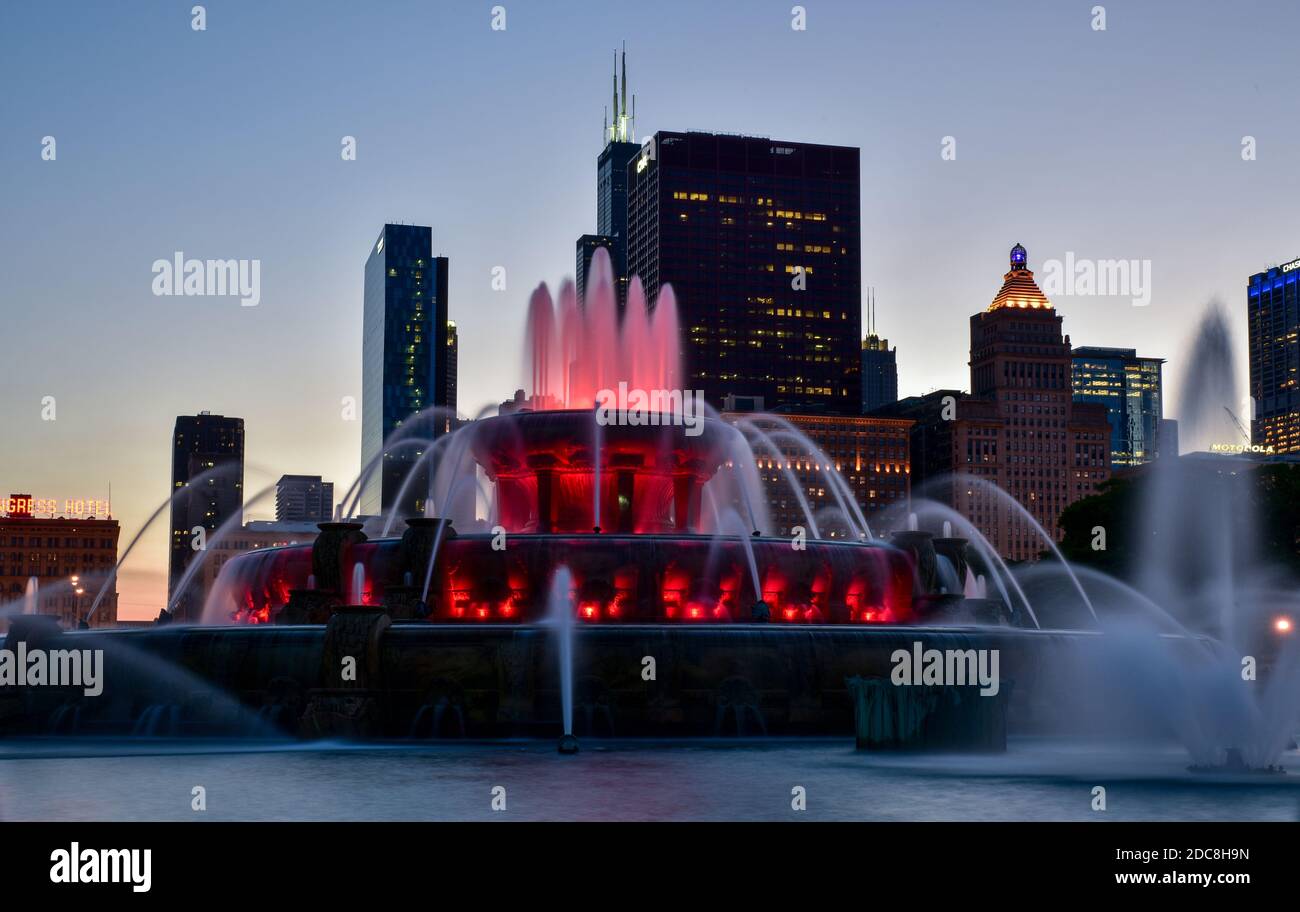 Historic landmark tourist attraction water fountain at night with ...