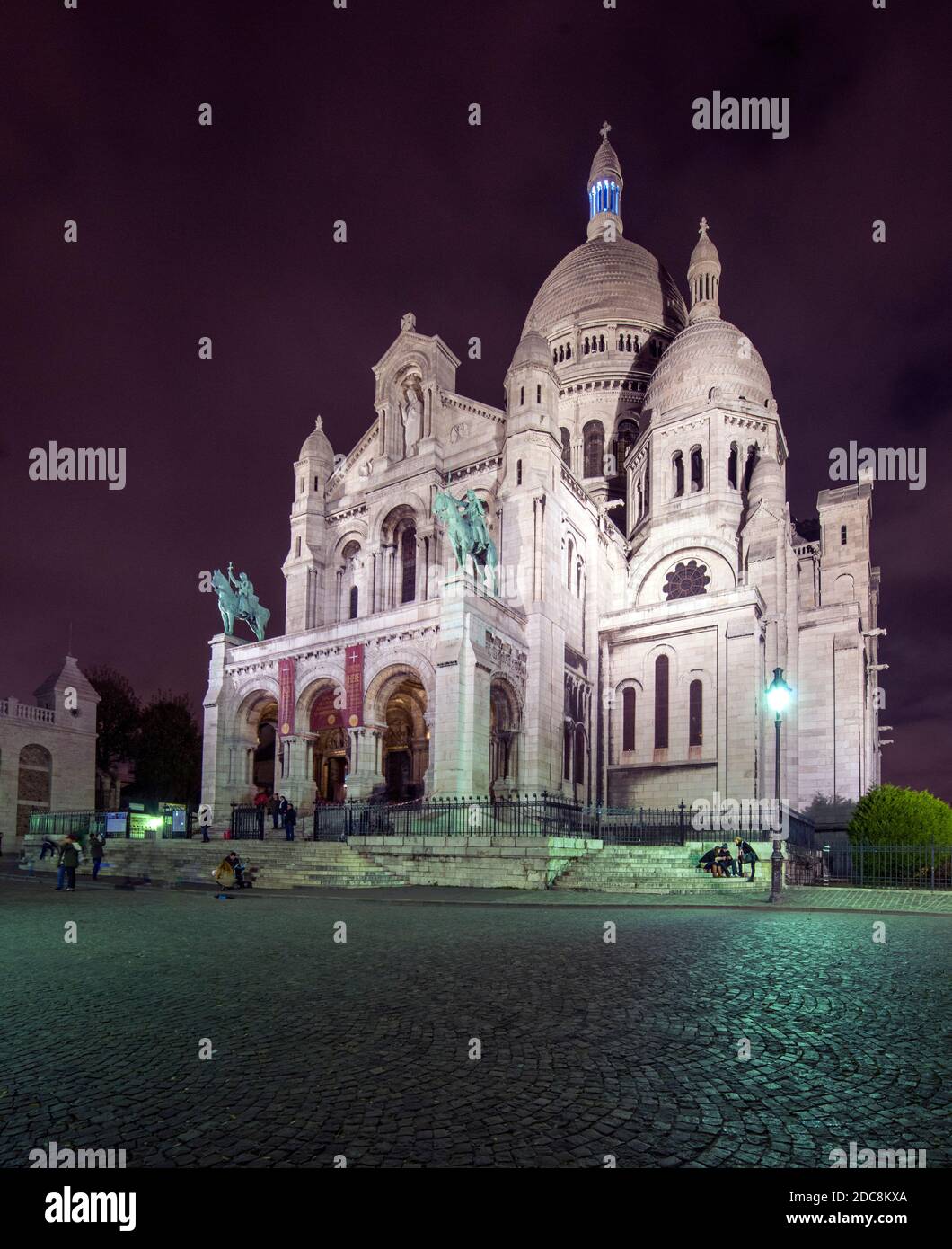 Night photograph of the cathedral Sacre Coeur - Basilica of the Scared Heart - Montmartre, Paris, France, EU. Stock Photo