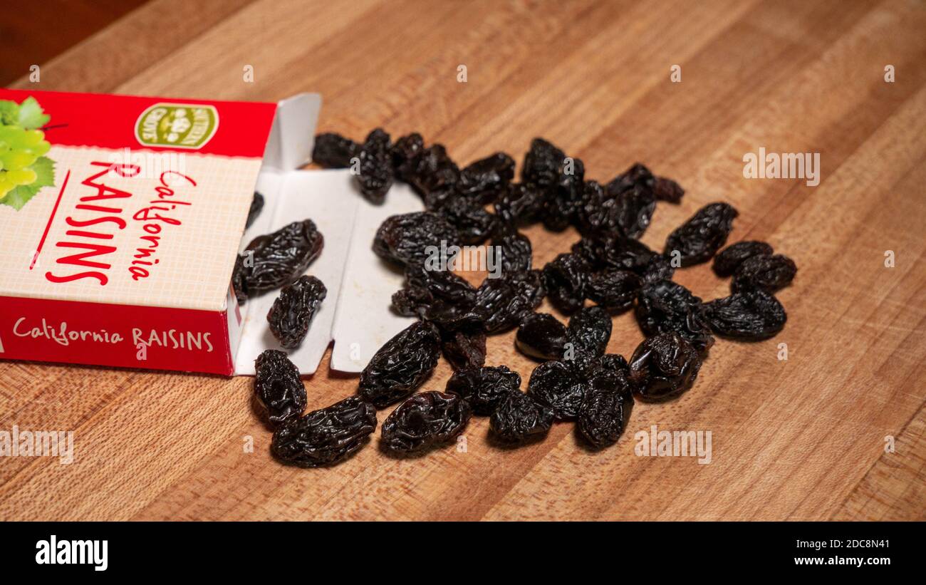 Raisins box hires stock photography and images Alamy