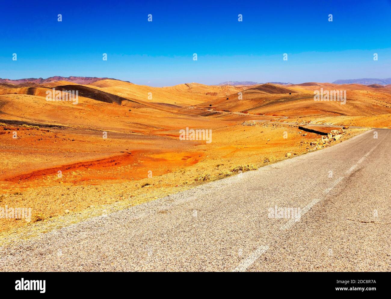 Middle Atlas Road in Middle Atlas Mountains, Morocco, Africa Stock Photo - Alamy