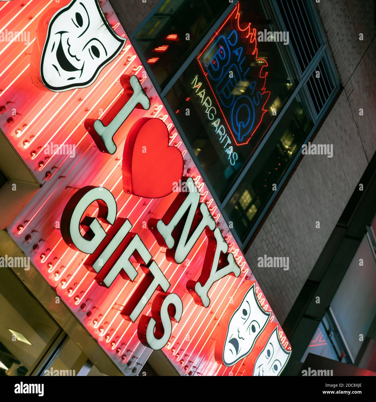 Times square shop sign hires stock photography and images Alamy