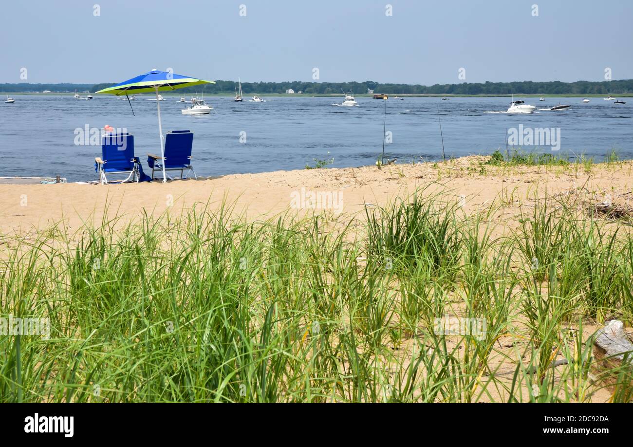 Empty beach chairs hi-res stock photography and images - Alamy