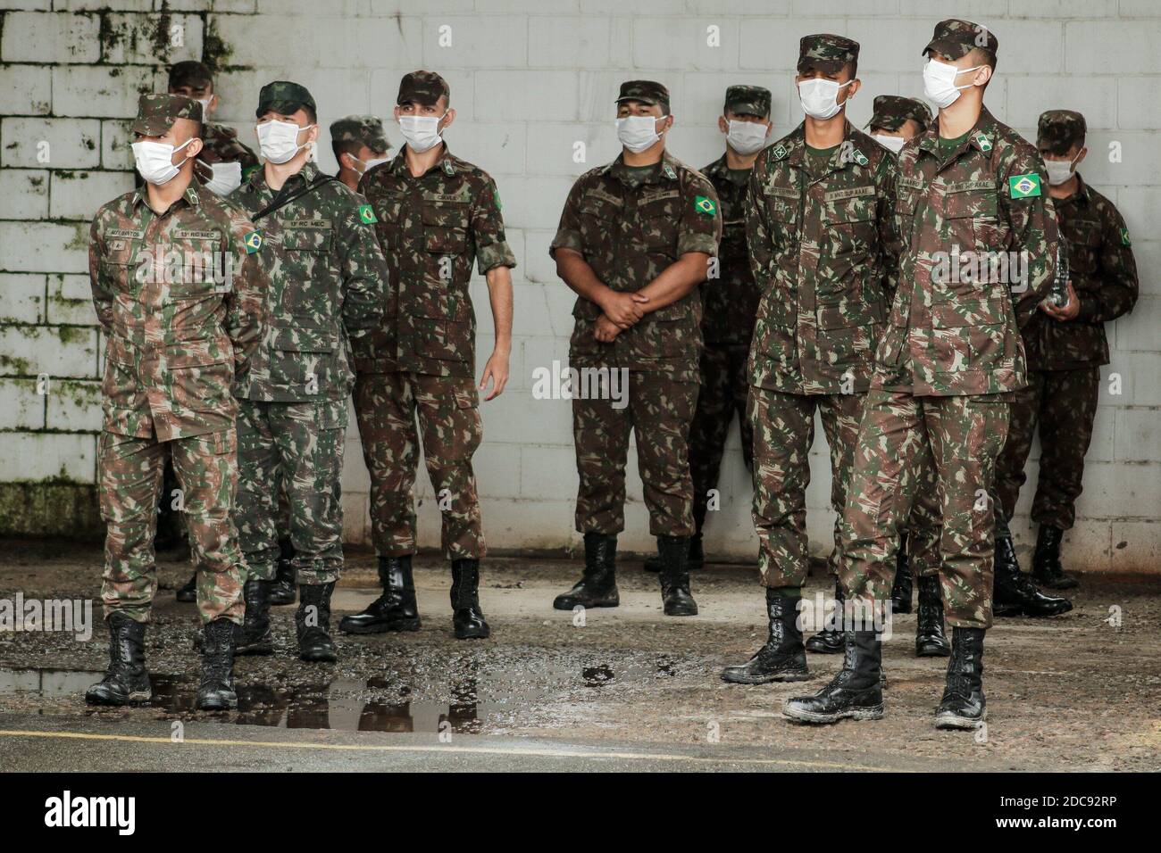 Osasco, Sao Paulo, Brasil. 19th Nov, 2020. OSASCO (SP), 19/11/2020 - EXERCITO BRASILEIRO EM SAO PAULO - O Exercito Brasileiro em Sao Paulo envia mais de 400 militares para acolher imigrantes venezuelanos em Roraima. O Comando Militar do Sudeste (CMSE) realiza, em novembro, a preparacao dos 431 militares que vao compor o 10Ã‚Âº contingente da Forca-Tarefa Logistica Humanitaria para o estado de Roraima. A Operacao Acolhida tem o objetivo de prestar acolhimento a imigrantes venezuelanos na fronteira com o pais vizinho e, posteriormente, realizar a interiorizacao deles. (Credit Image: © Fepes Stock Photo