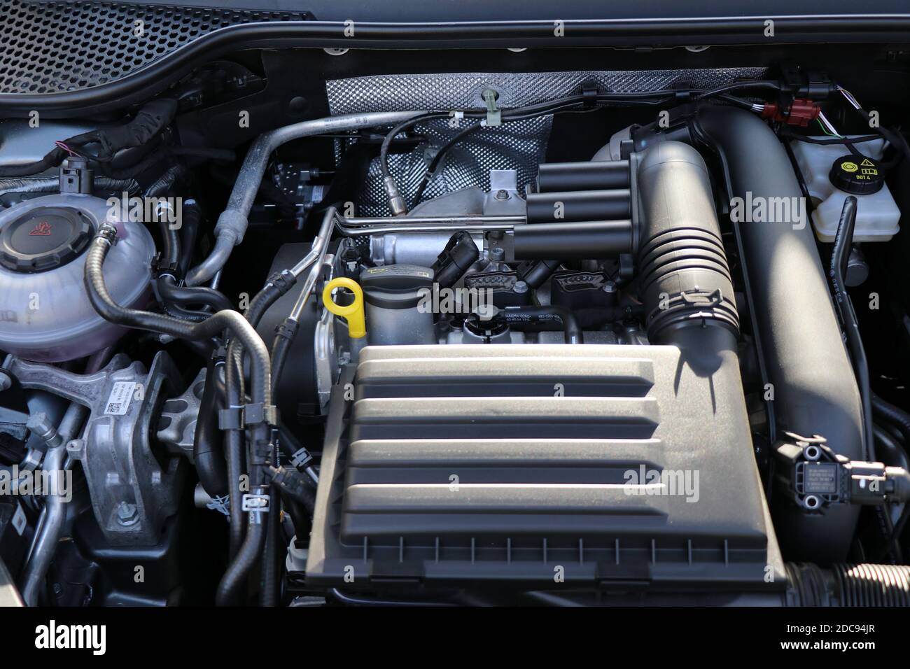 Auto engine hi-res stock photography and images - Alamy