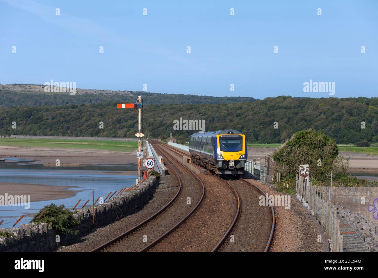 Northern Rail Caf Class 195 Civity Train 195129 Passing The Mechanical 