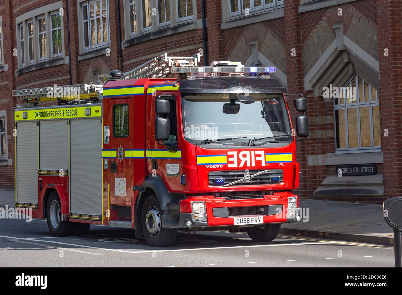 Oxfordshire Fire & Rescue engine on call, Worcester Street, Oxford, Oxfordshire, England, United Kingdom Stock Photo