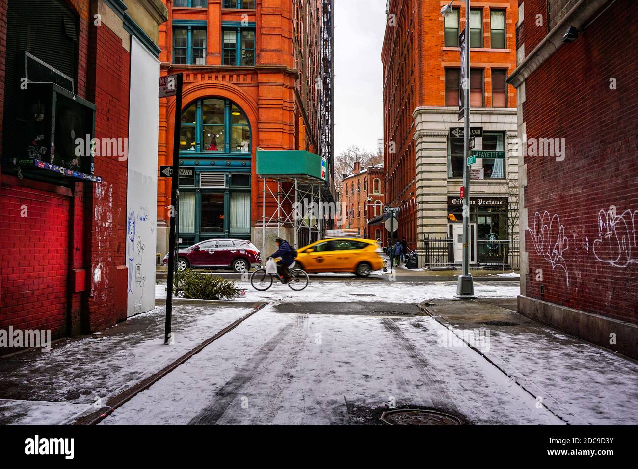 Winter snowstorm blizzard in New York City with heavy snow falling