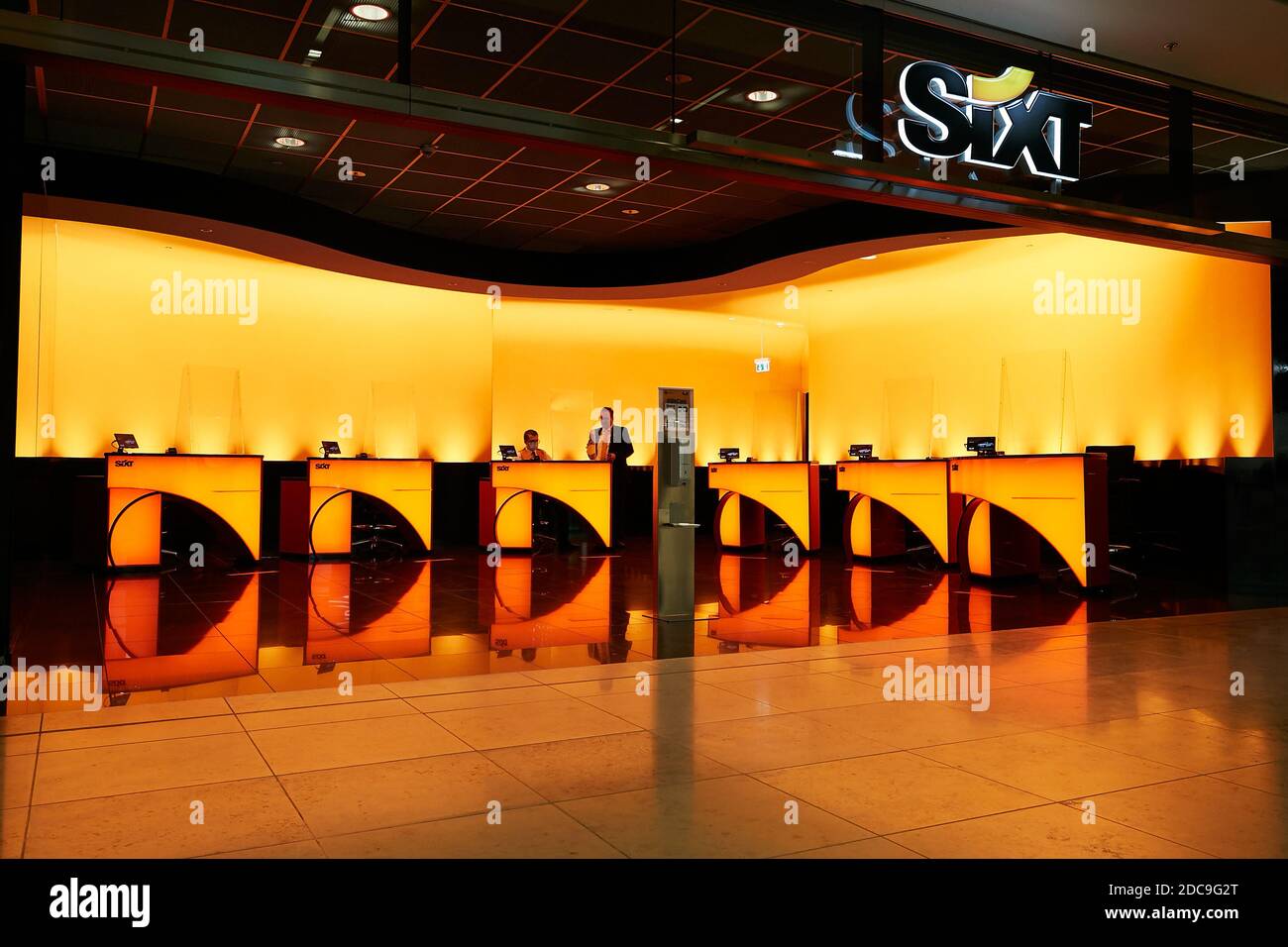 New eye level hires stock photography and images Alamy