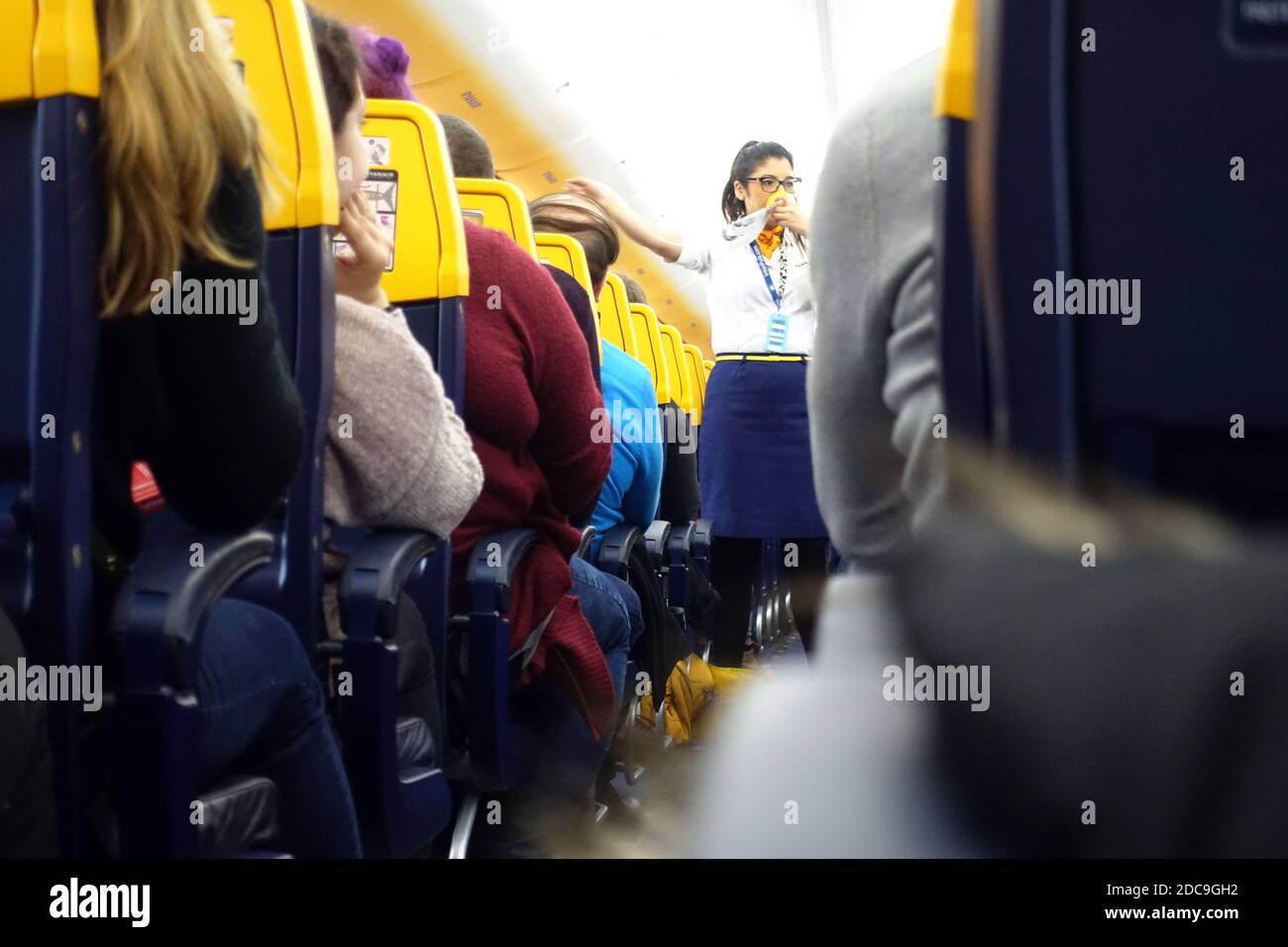 Flight safety briefing hires stock photography and images Alamy