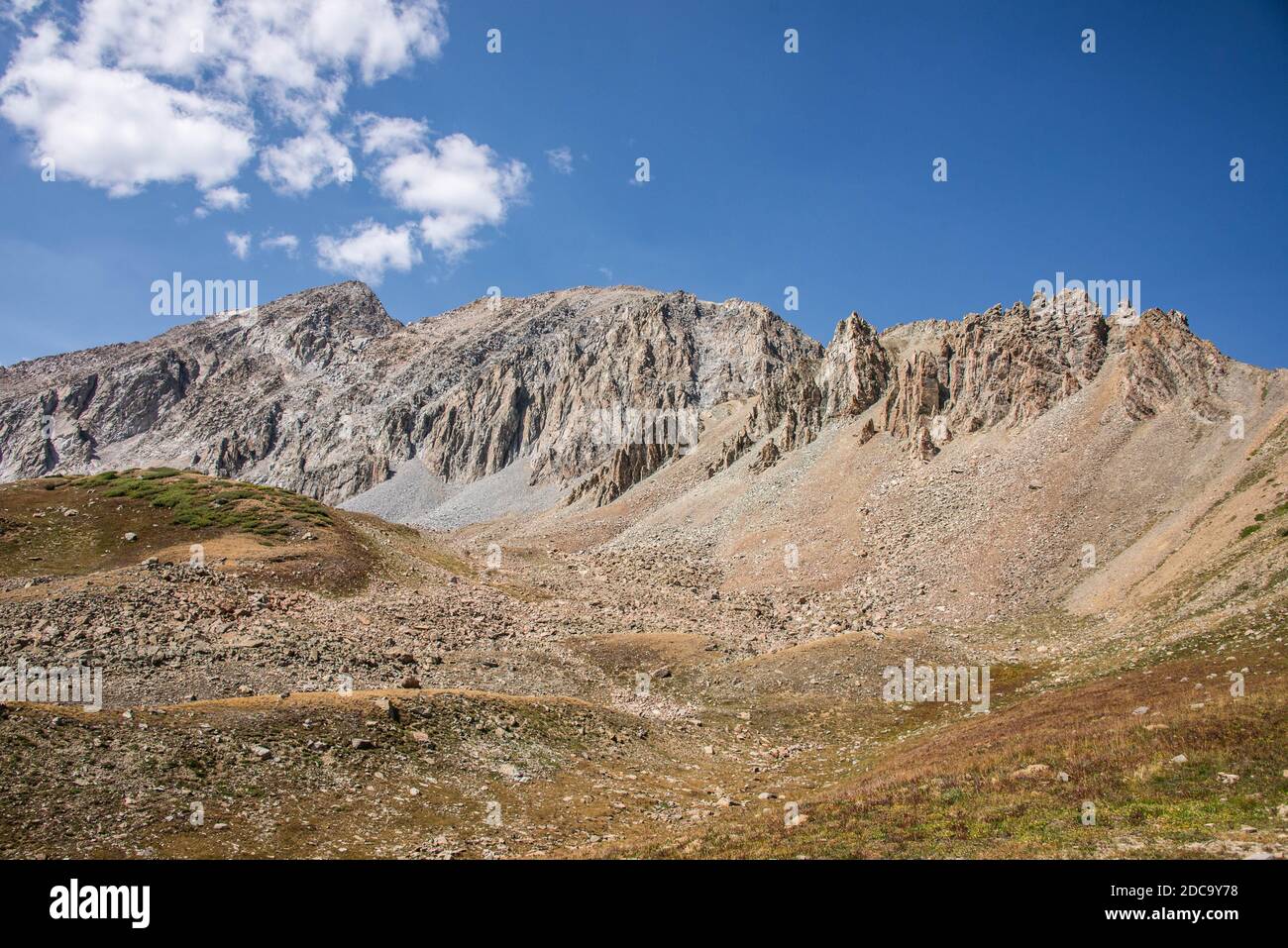 View of the route to Trailrider Pass on the Maroon Bells Loop, Aspen ...