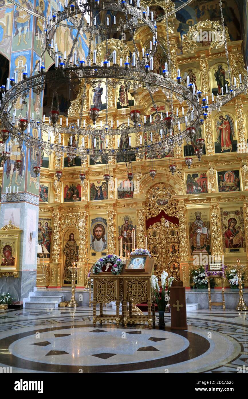 View of iconostasis in russian orthodox church Stock Photo - Alamy