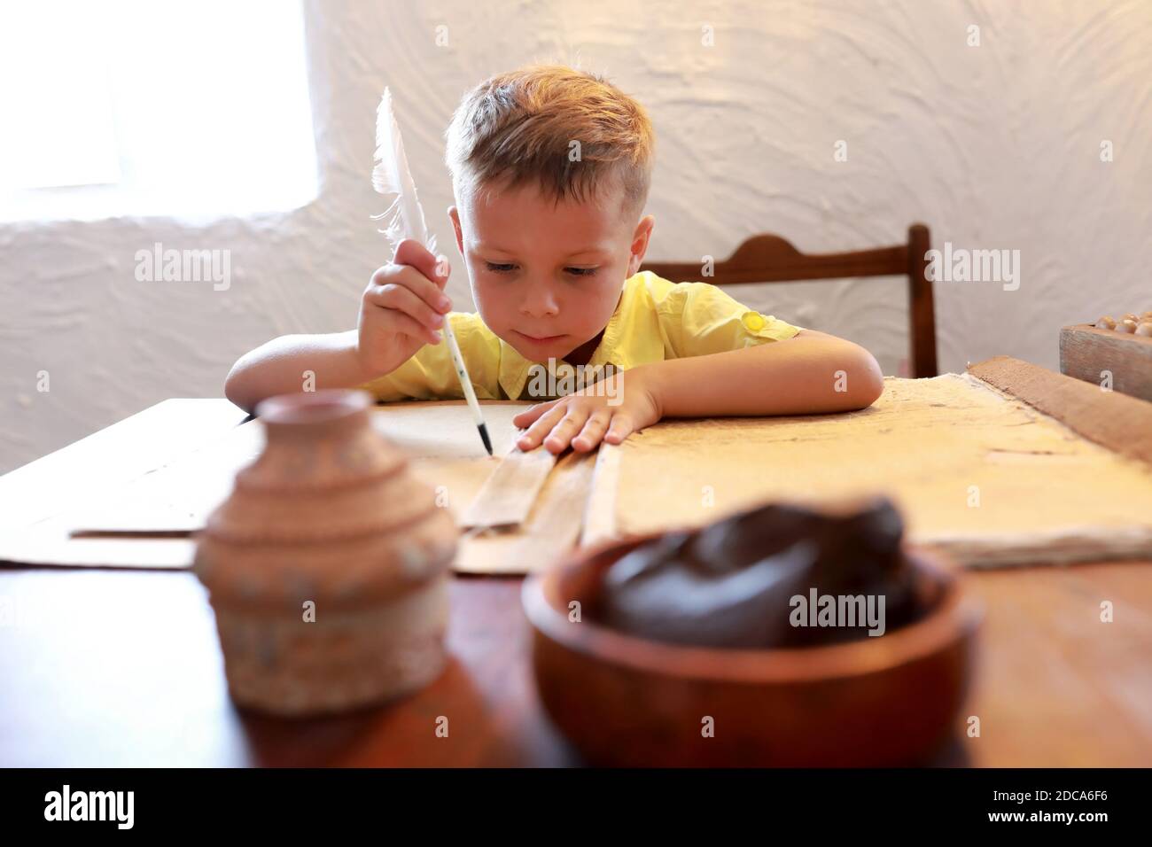 Vintage classroom feather pen hi-res stock photography and images - Alamy