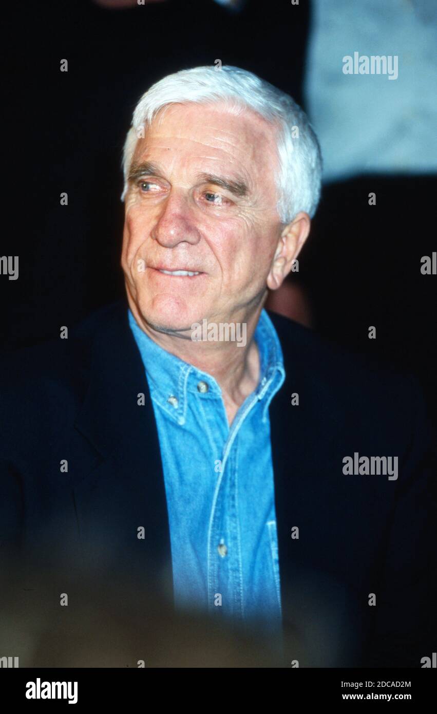Leslie Nielsen, amerikanischer Schauspieler, bei der Premiere seines