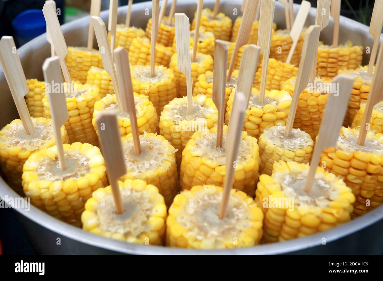 Boiled ears of corn hires stock photography and images Alamy