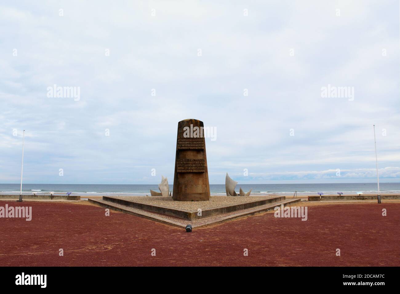 Kriegsdenkmal zur Erinnerung an die gefallenen Soldaten des D Day am Omaha Beach in der Normandie, Frankreich Stock Photo