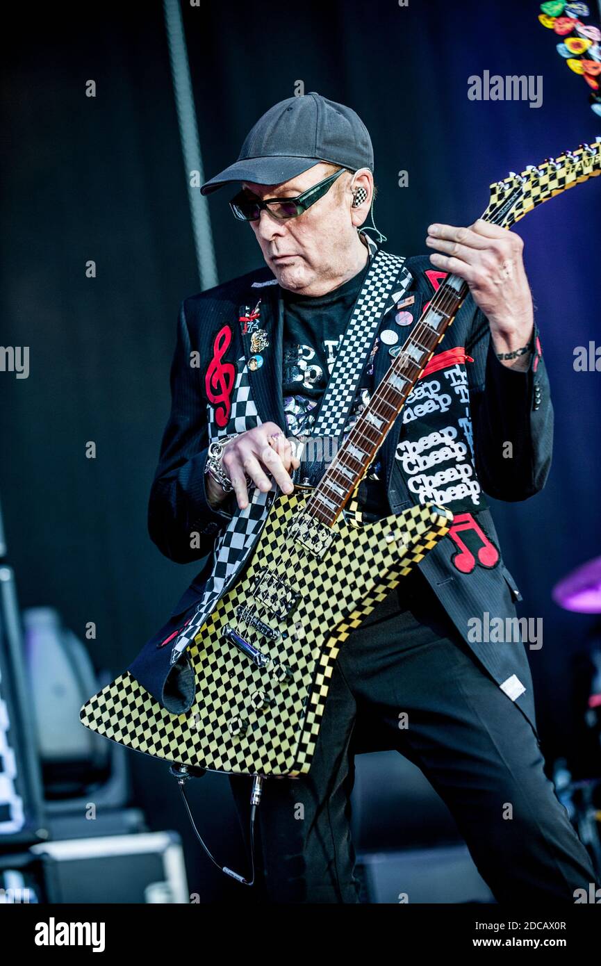 Cheap trick live in concert hires stock photography and images Alamy