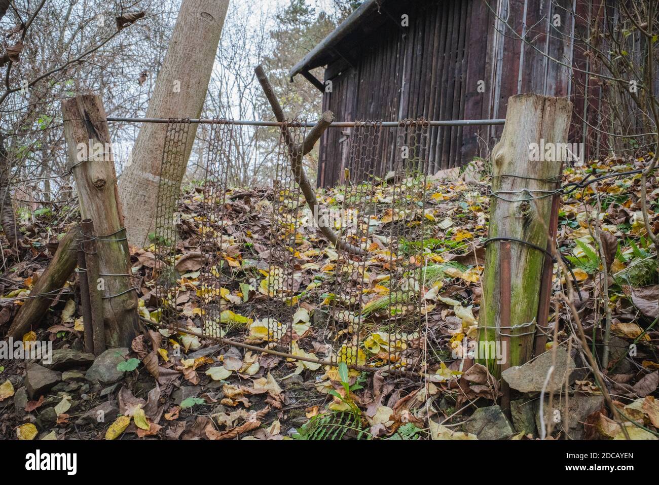 Broken farm gate hi-res stock photography and images - Alamy