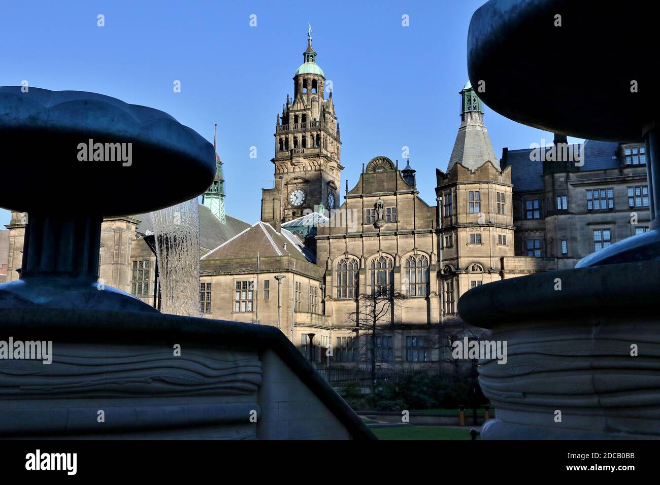 Sheffield Town Hall tower, clock and gardens fountain Stock Photo - Alamy