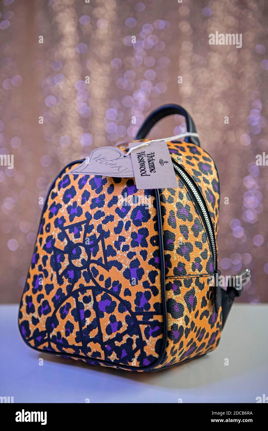 Yellow designer bag hi-res stock photography and images - Alamy